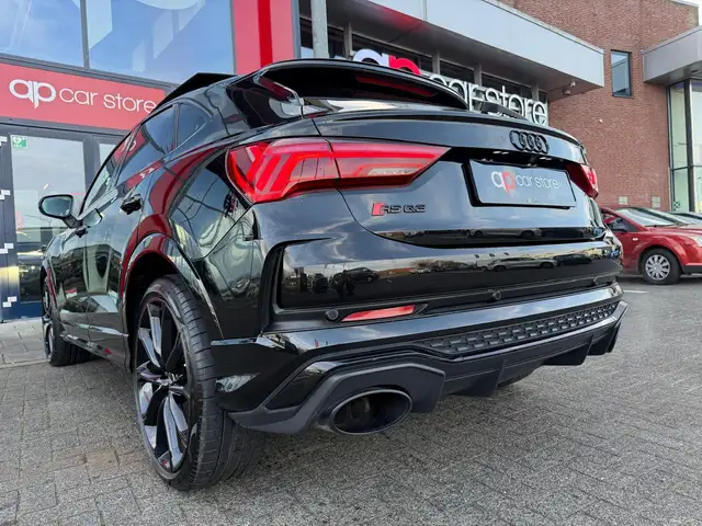 Audi RS Q3 view 8