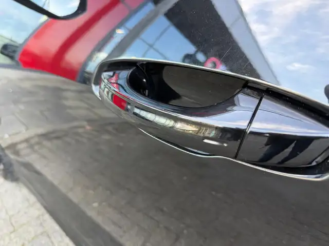 Audi RS Q3 view 11