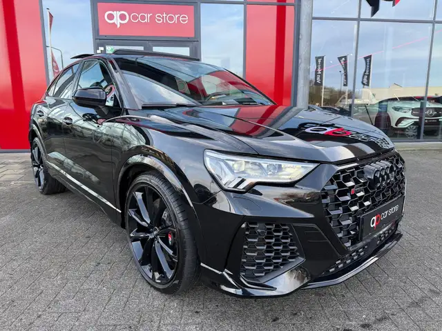 Audi RS Q3 view 3
