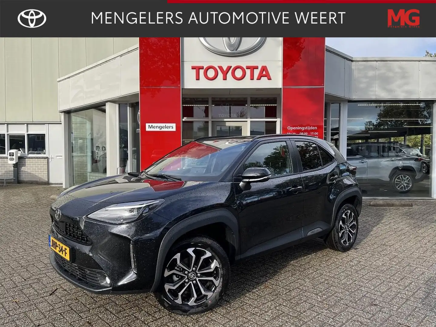 Toyota Yaris Cross 1.5 Hybrid 130 Dynamic | Rijklaar | Stoel en stuur Zwart - 1