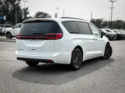 Chrysler Pacifica 2027