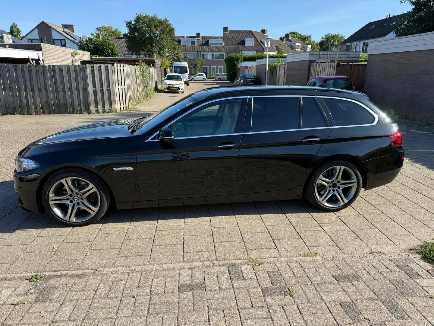 BMW 530 530d xDrive Touring Sport-Aut. Luxury Line - 2