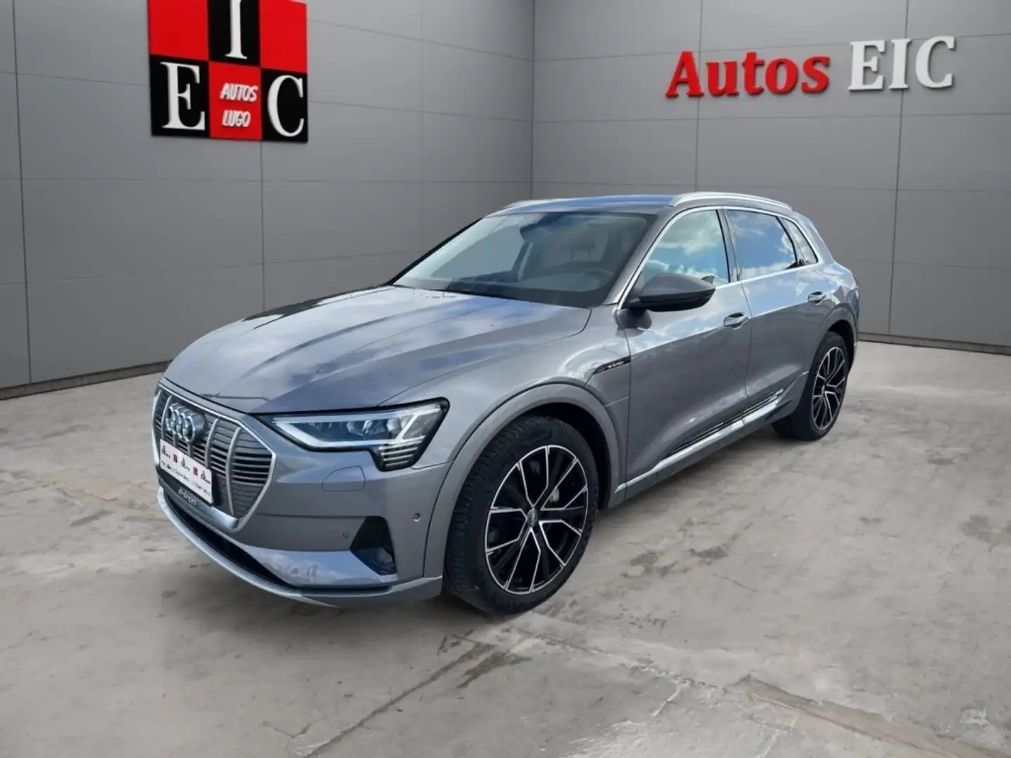 Audi e-tron 50 quattro Advanced Gris - 1