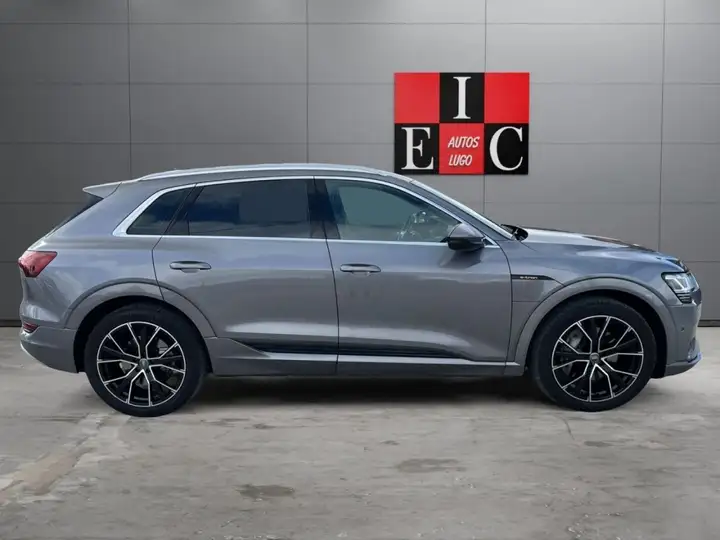 Audi e-tron 50 quattro Advanced 2020, foto 7