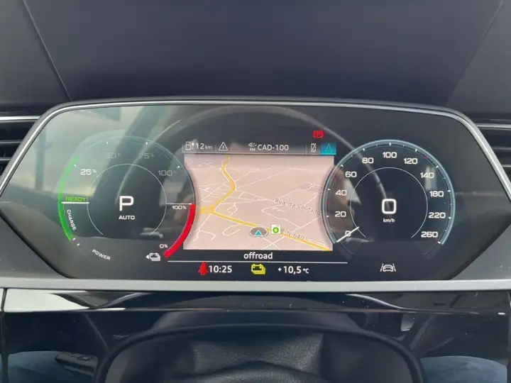 Audi e-tron 50 quattro Advanced 2020, foto 16