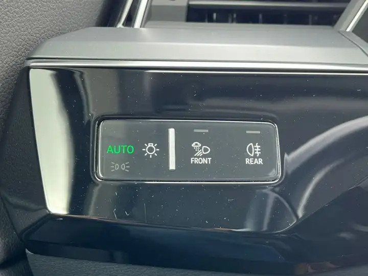 Audi e-tron 50 quattro Advanced 2020, foto 27