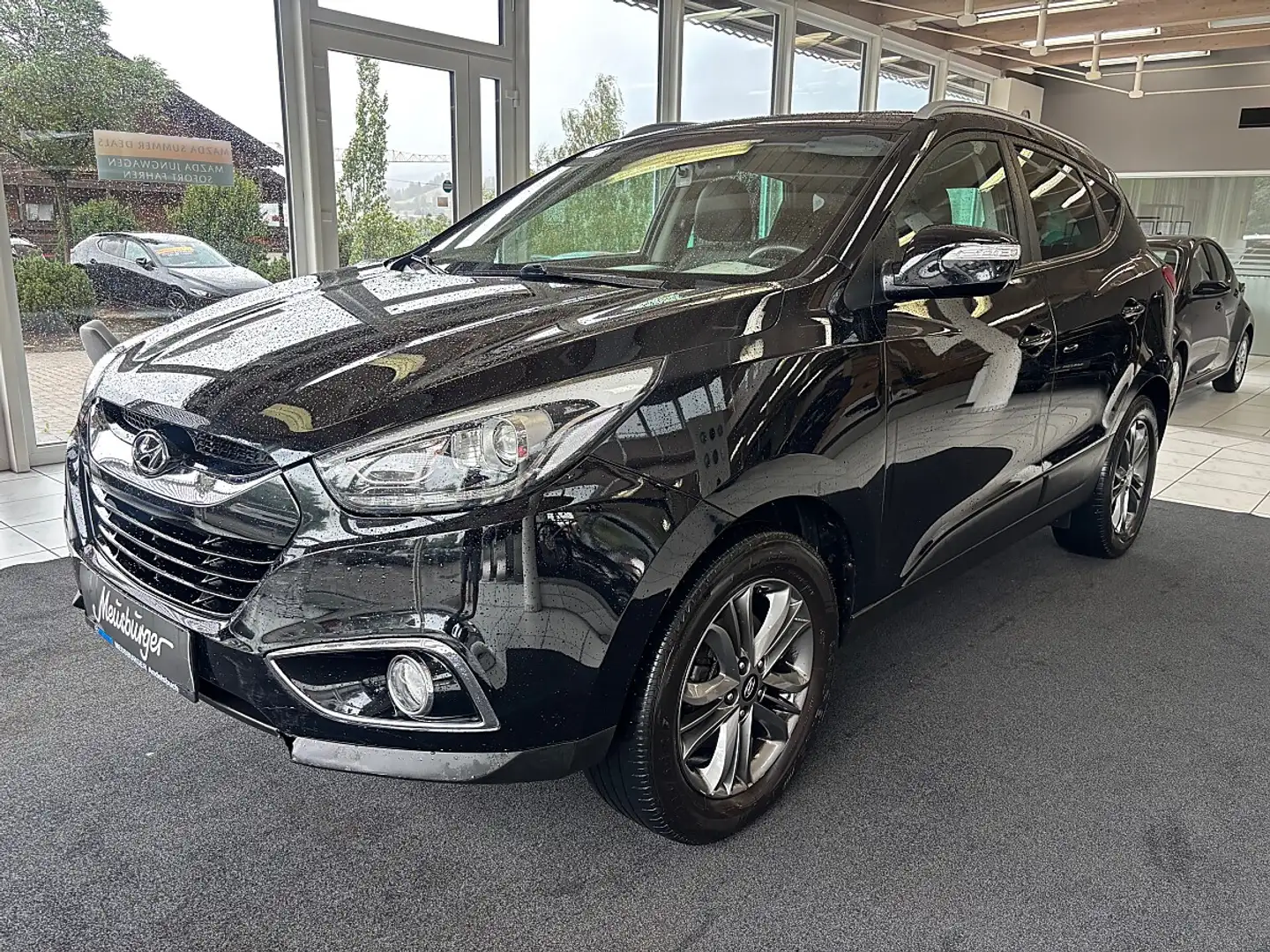 Hyundai iX35 2,0 CRDi Premium Schwarz - 1