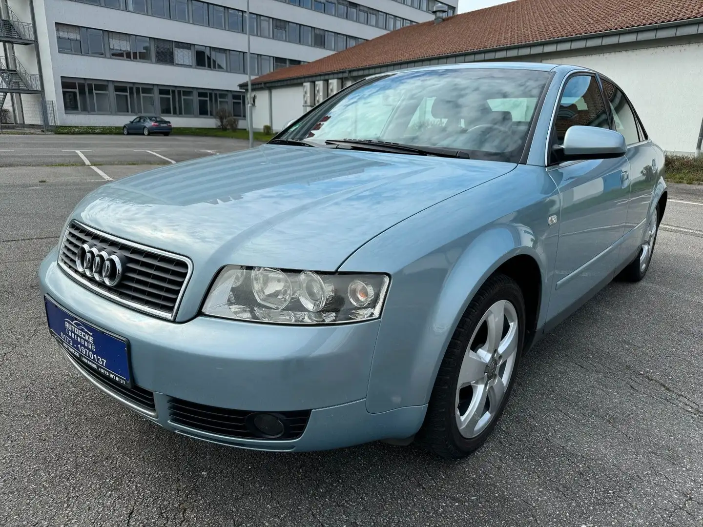 Audi A4 Lim. 2.0 Bleu - 2