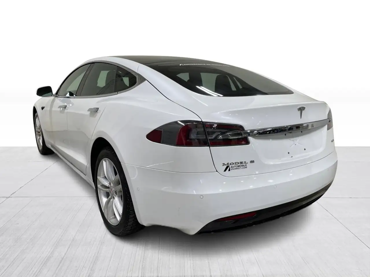 Tesla Model S снимка Tesla Model S