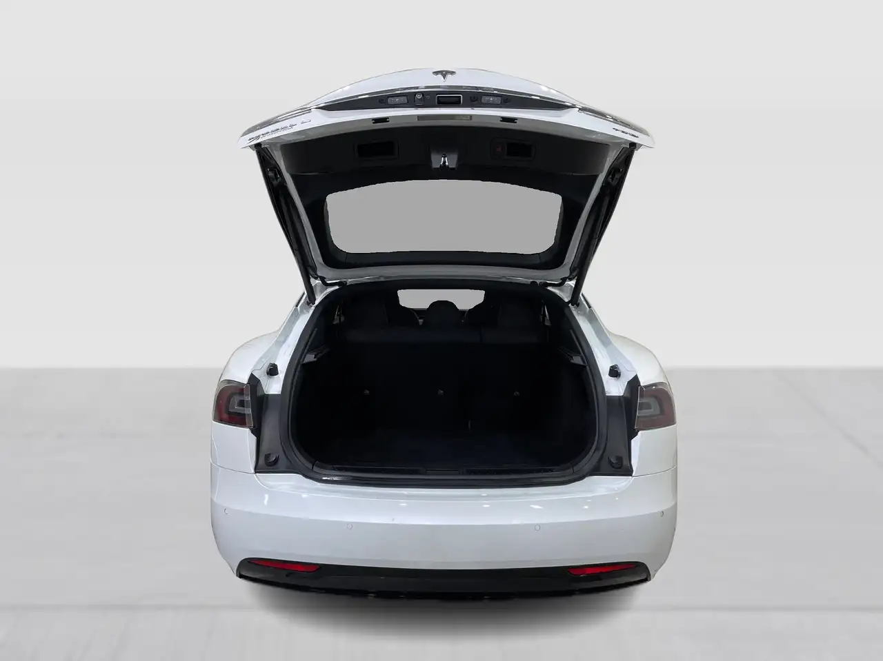 Tesla Model S снимка Tesla Model S