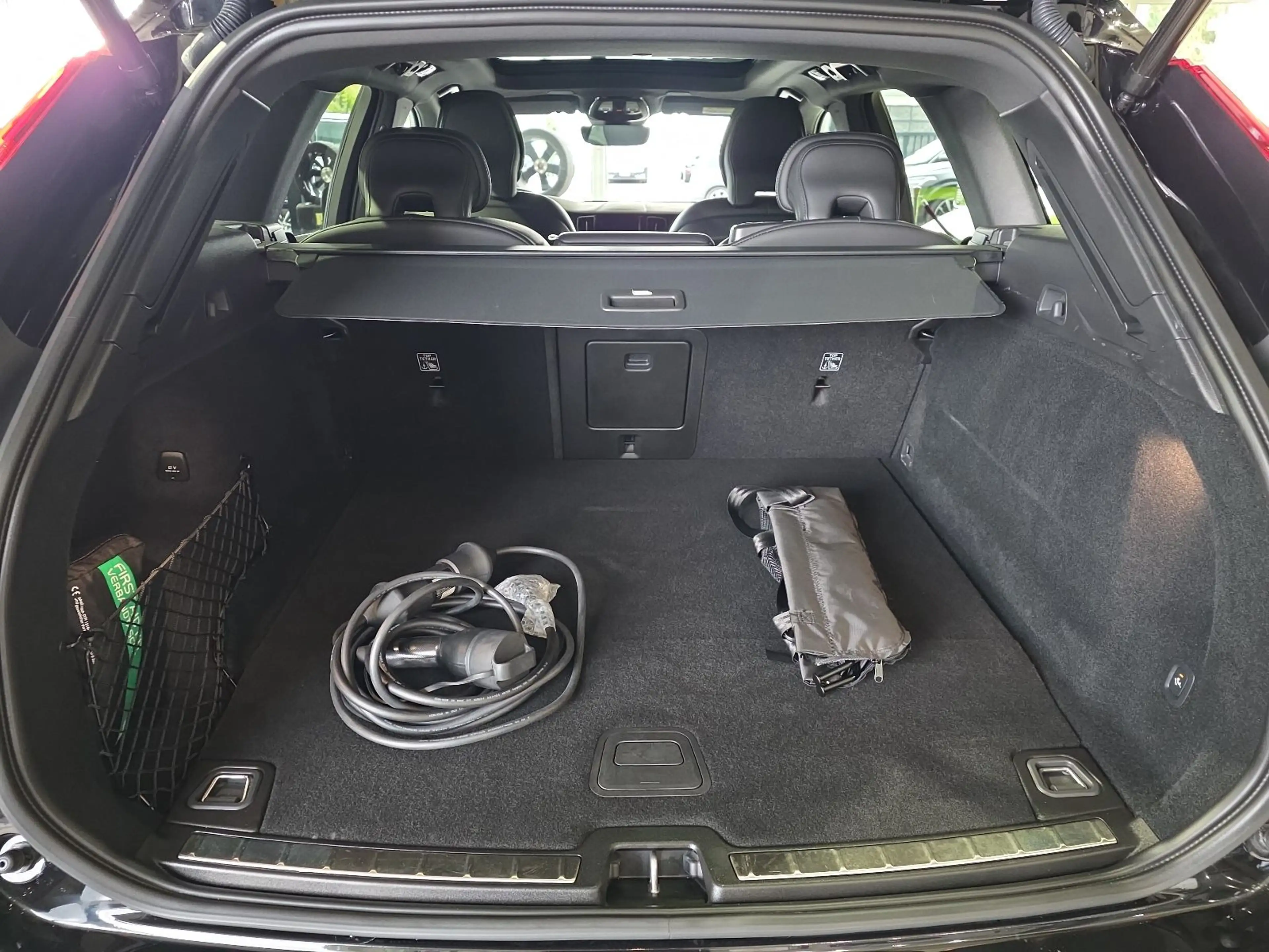 Volvo XC60 T8 Ultra Black Edition Recharge AWD AHK 360 — photo 14