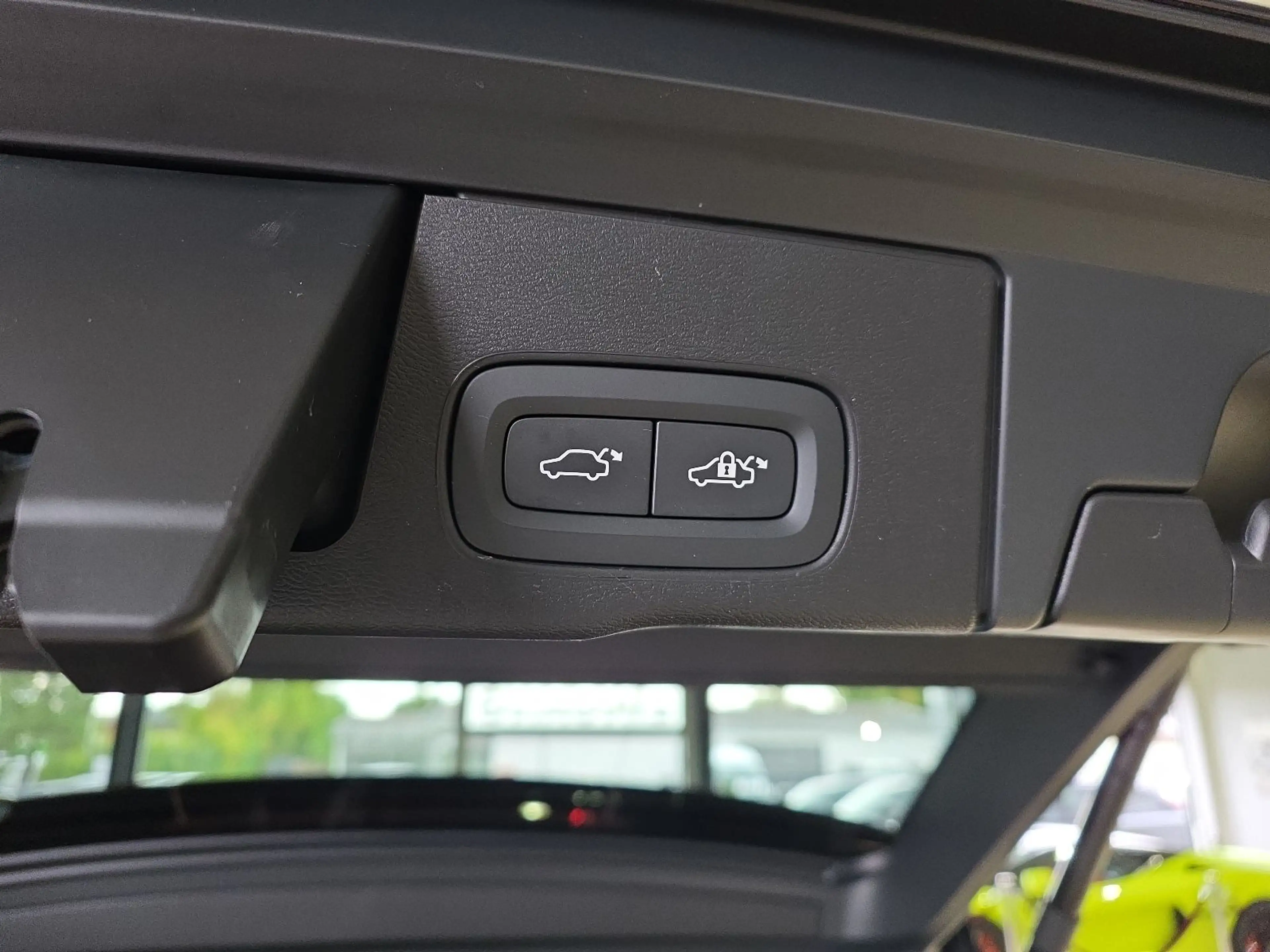 Volvo XC60 T8 Ultra Black Edition Recharge AWD AHK 360 — photo 15