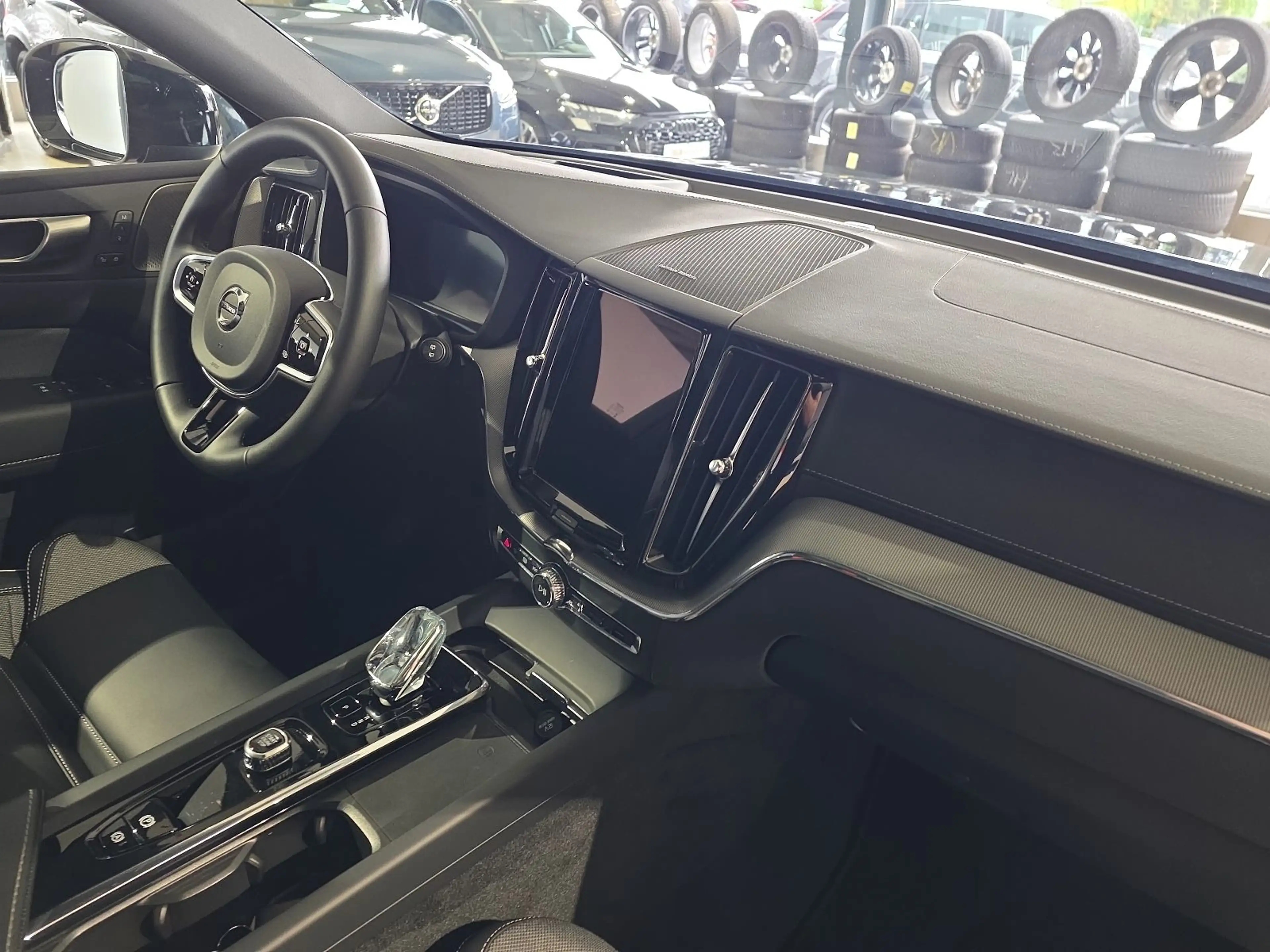 Volvo XC60 T8 Ultra Black Edition Recharge AWD AHK 360 — photo 12