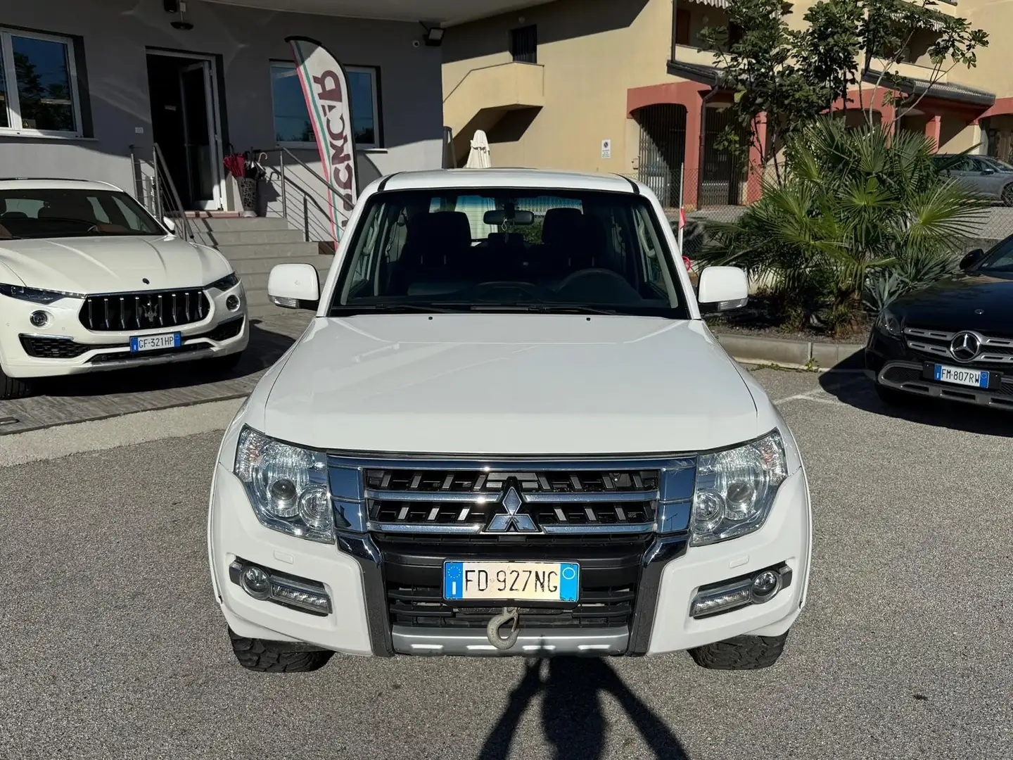 Mitsubishi Pajero Pajero 3.2 DI-D 16V aut. 3p. Involve DPF Bianco - 2