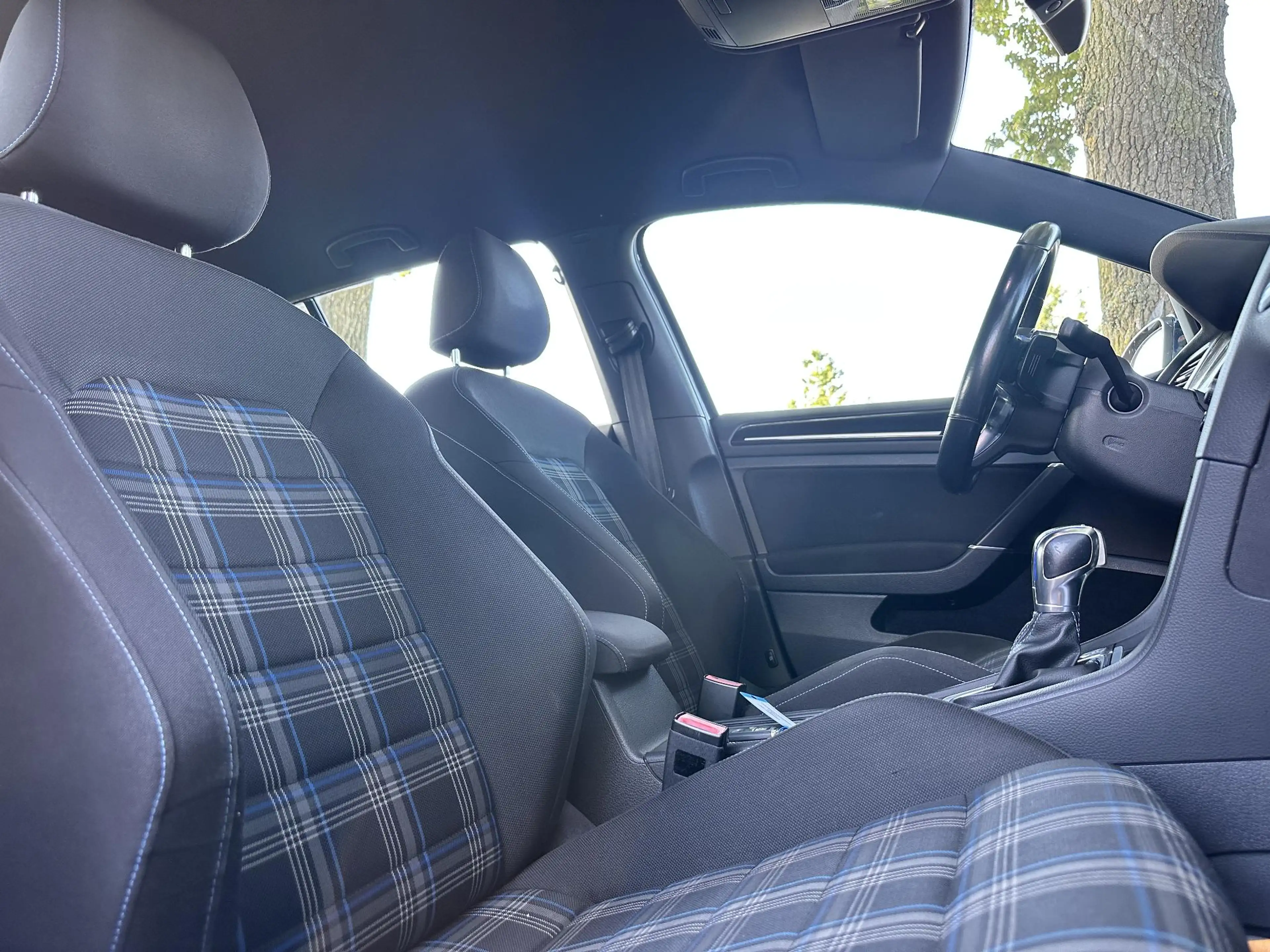 Volkswagen Golf GTE 1.4 TSI — photo 25