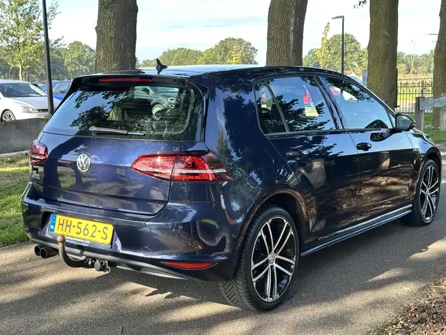Volkswagen Golf view 13