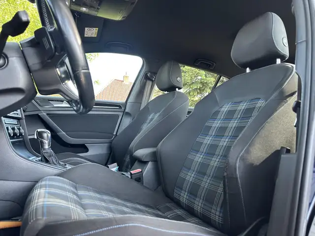 Volkswagen Golf view 19