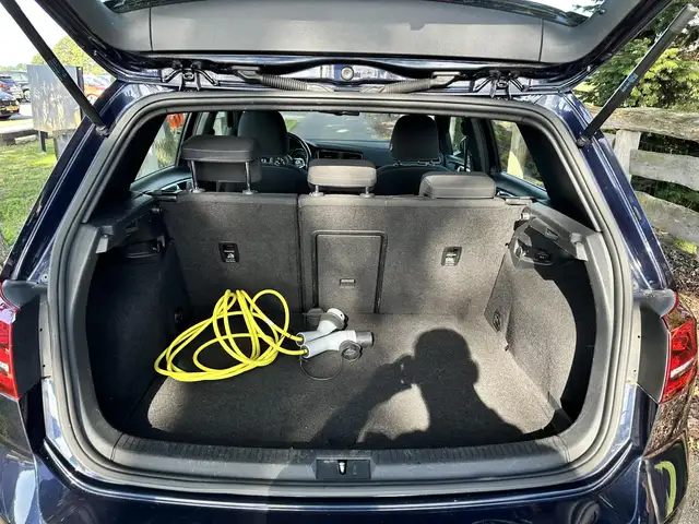 Volkswagen Golf view 23