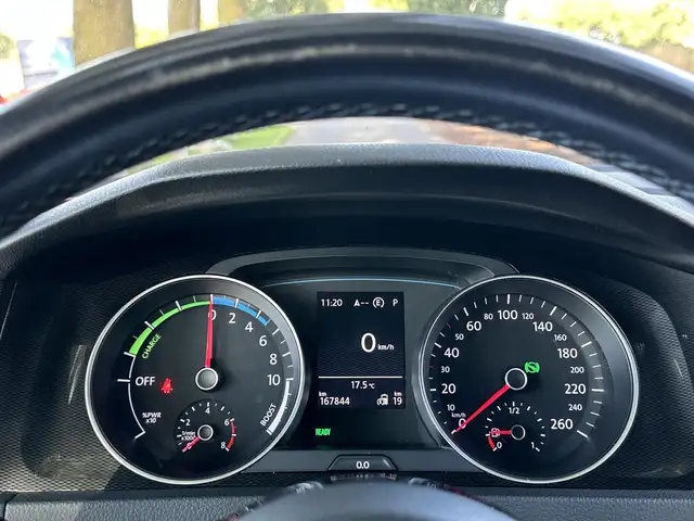 Volkswagen Golf view 27