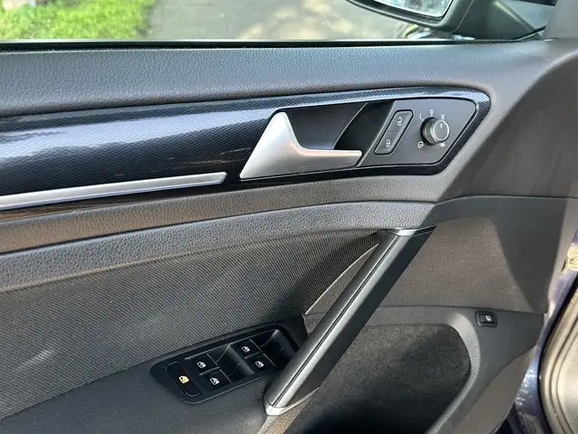 Volkswagen Golf view 20