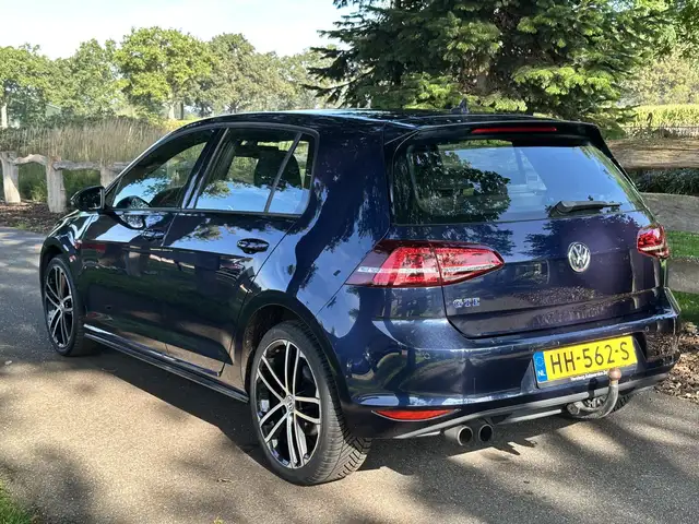Volkswagen Golf view 14