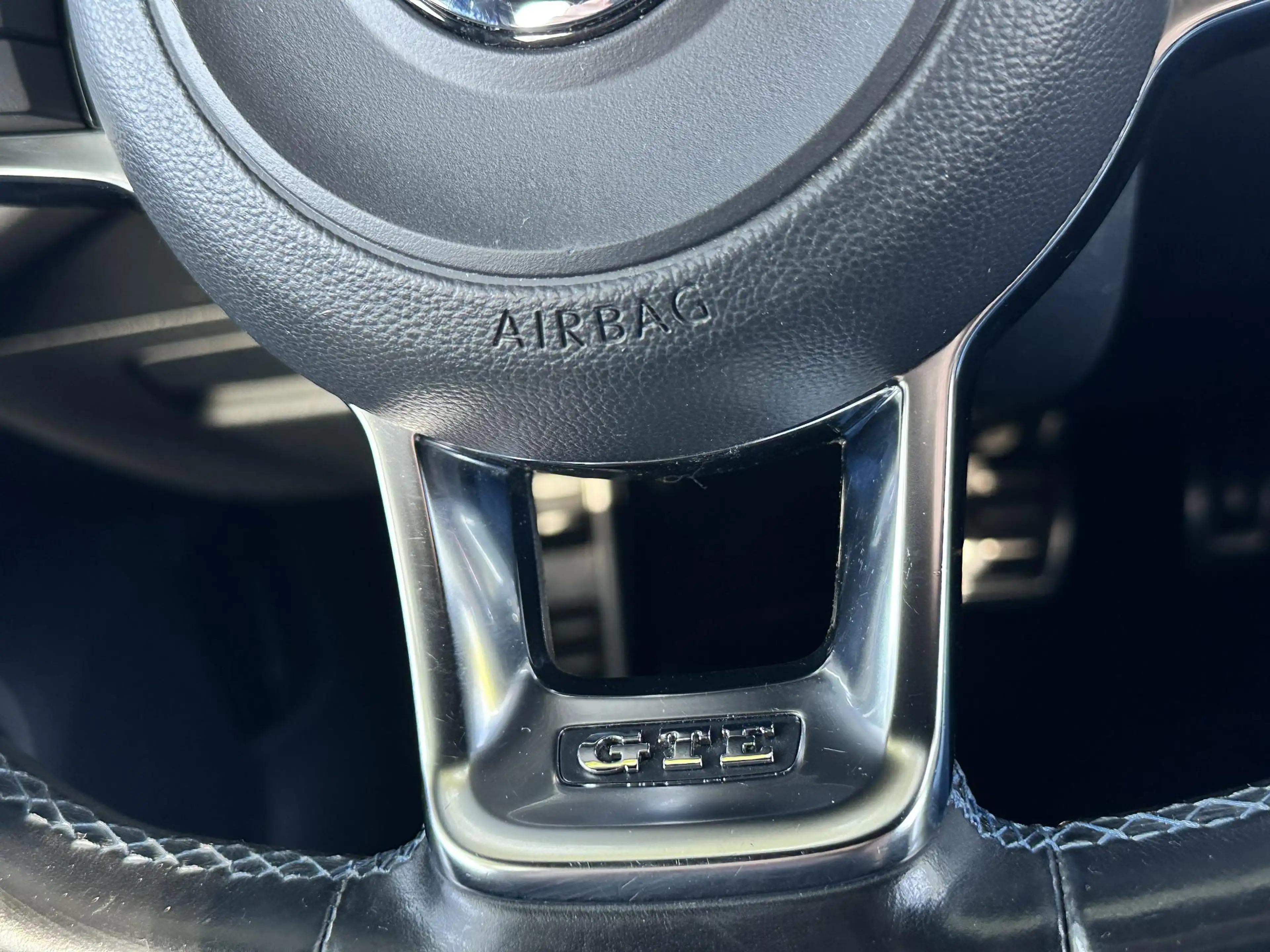 Volkswagen Golf GTE 1.4 TSI — photo 30