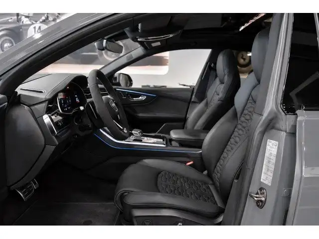 Audi RS Q8 view 7