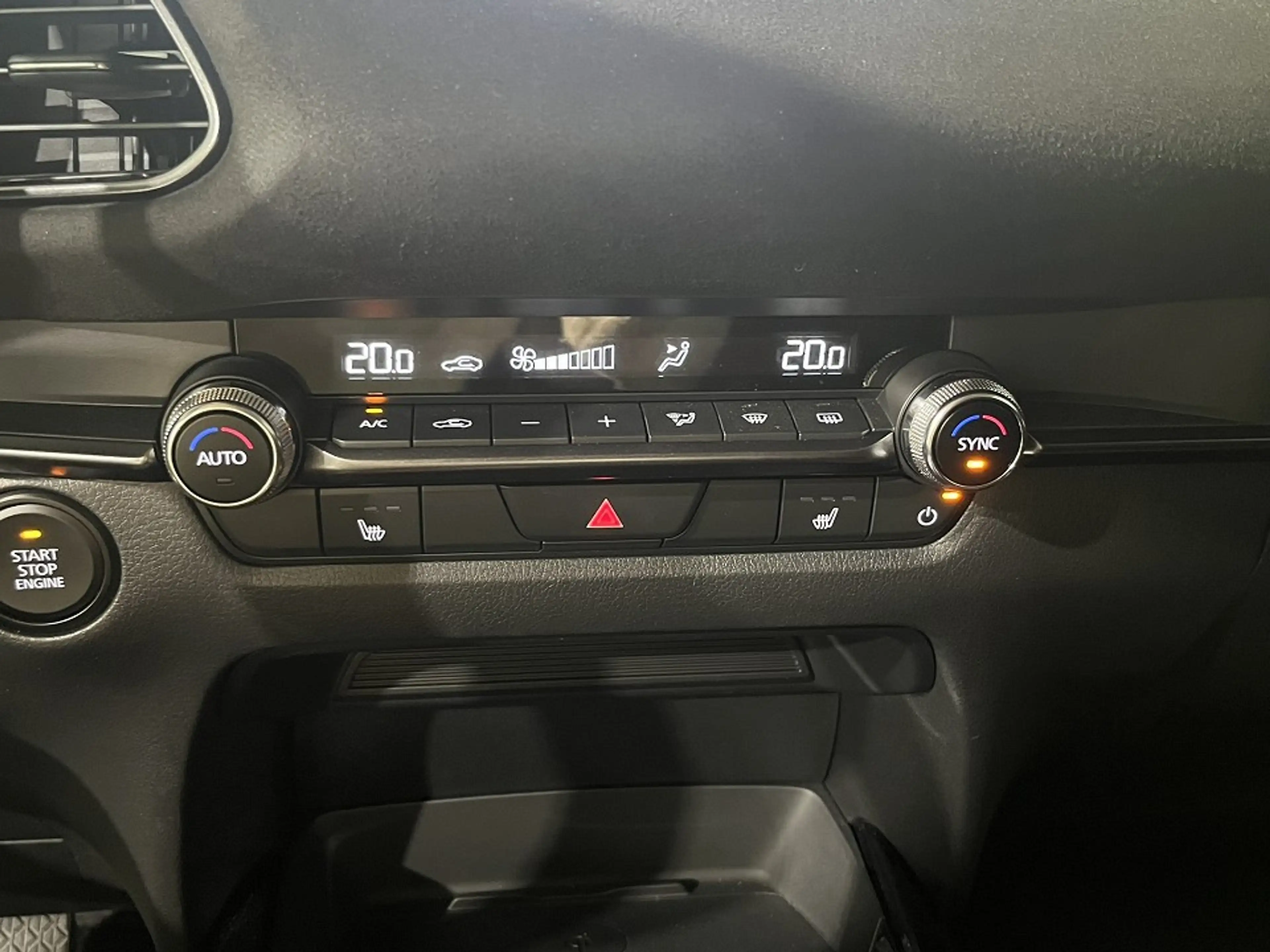 Mazda CX-30 5WGN 2.0L e-SKYACTIV X 186ps 6AT FWD Nagisa — photo 12