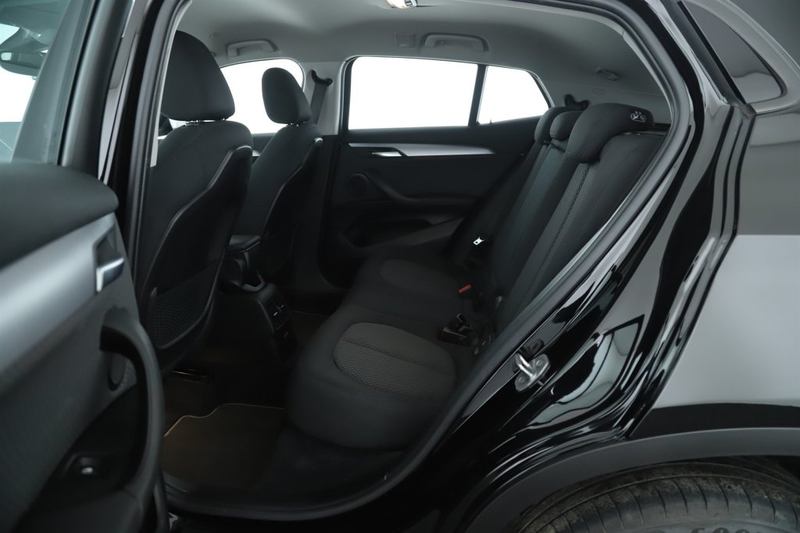 BMW X2 sDrive16d Auto. NAVI HUD LED E-KLAPPE PDC TELEFON — photo 11