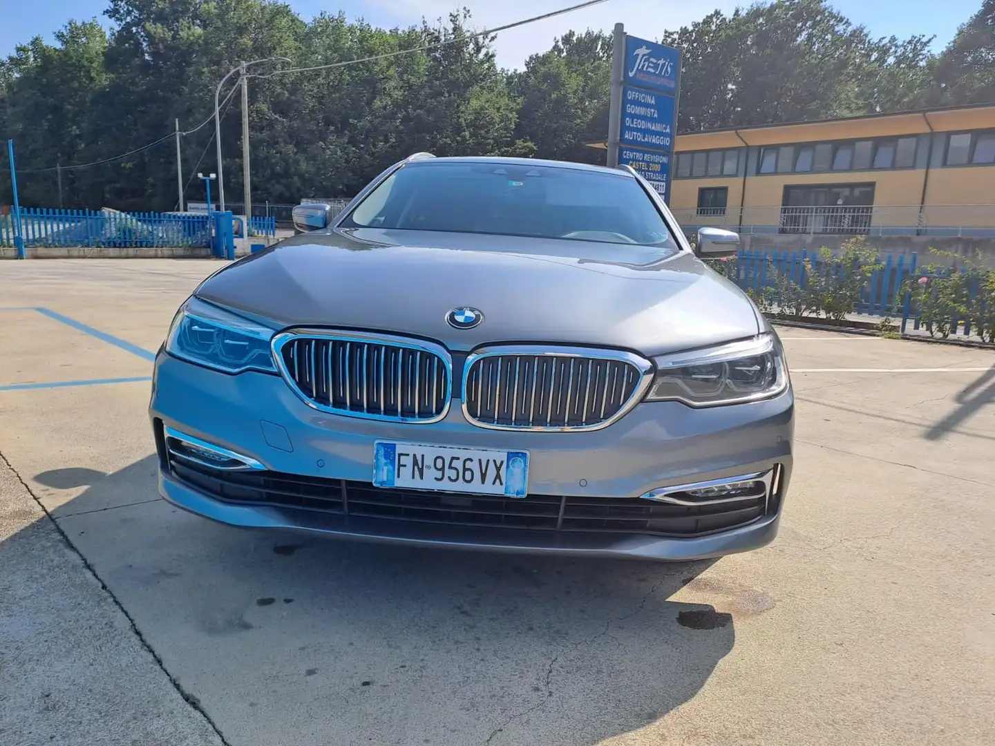 BMW 520 520d Touring xdrive Luxury auto - 2