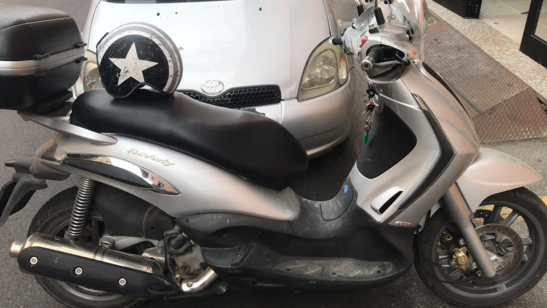 Piaggio Beverly 400 Argintiu - 2