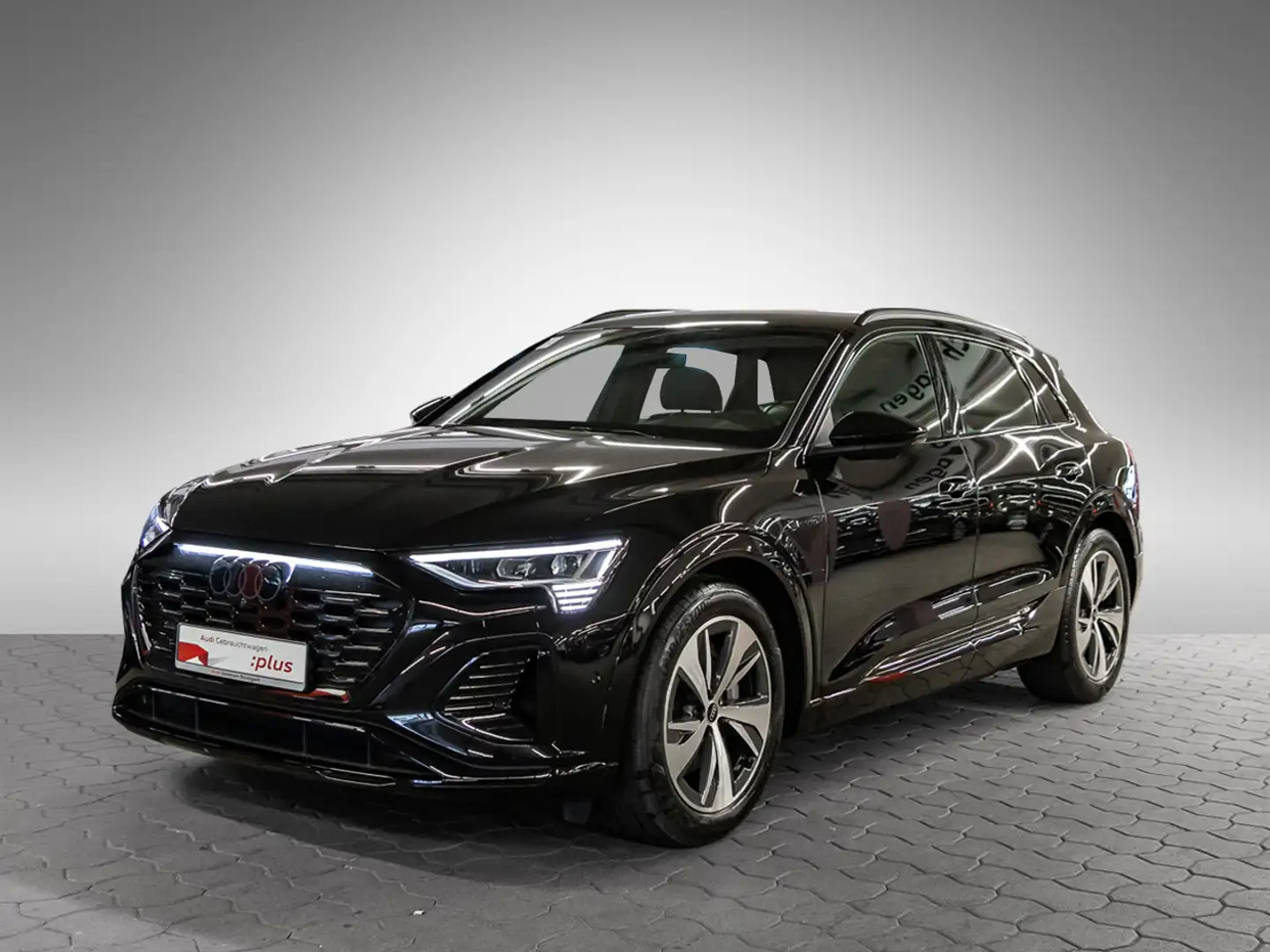 Audi Q8 e-tron S line 50 quattro 250 kW 360° AIR HuD Negro - 2