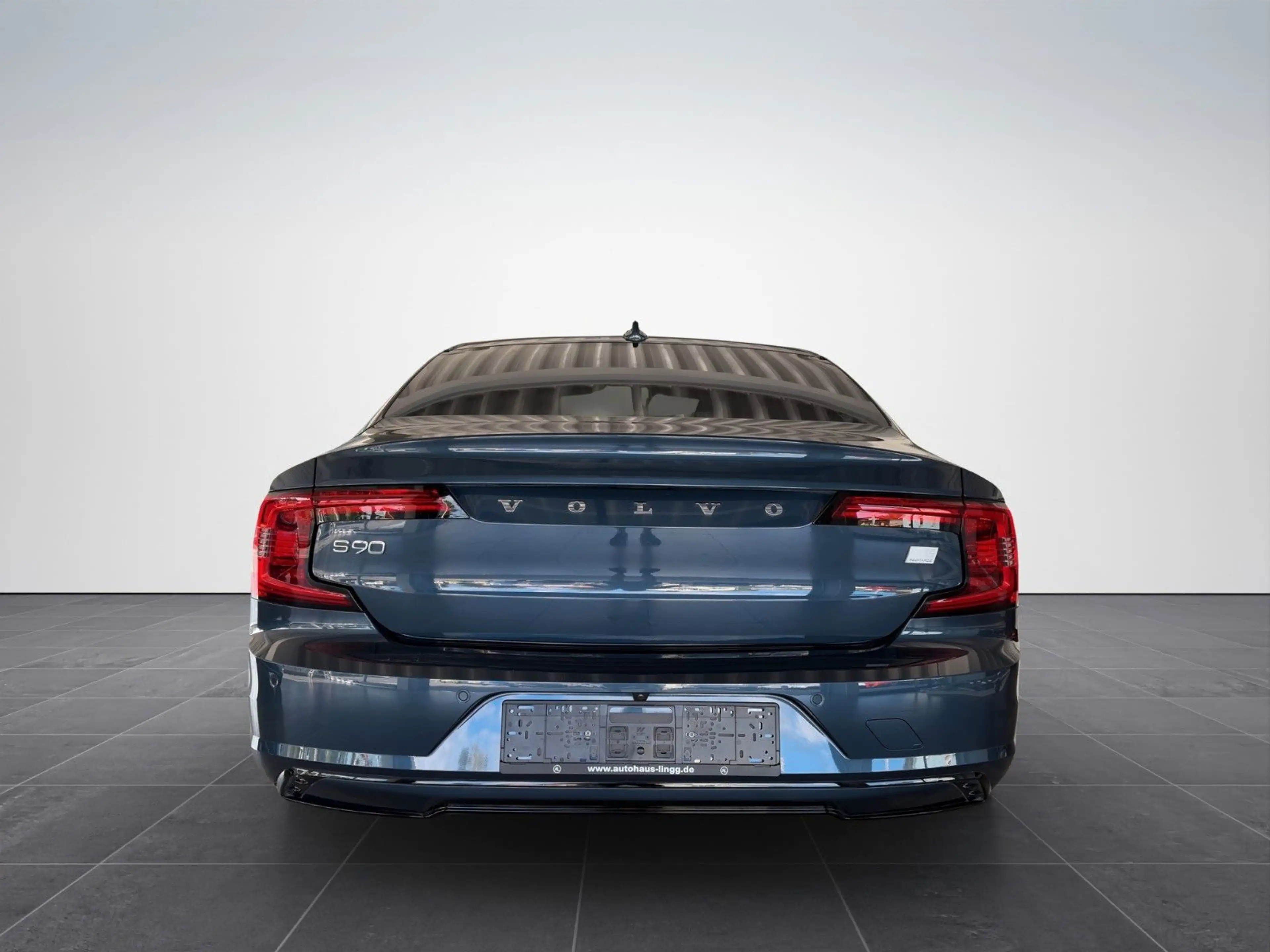 Volvo S90 Lim. Ultimate Dark Recharge Plug-In Hybrid A — photo 4