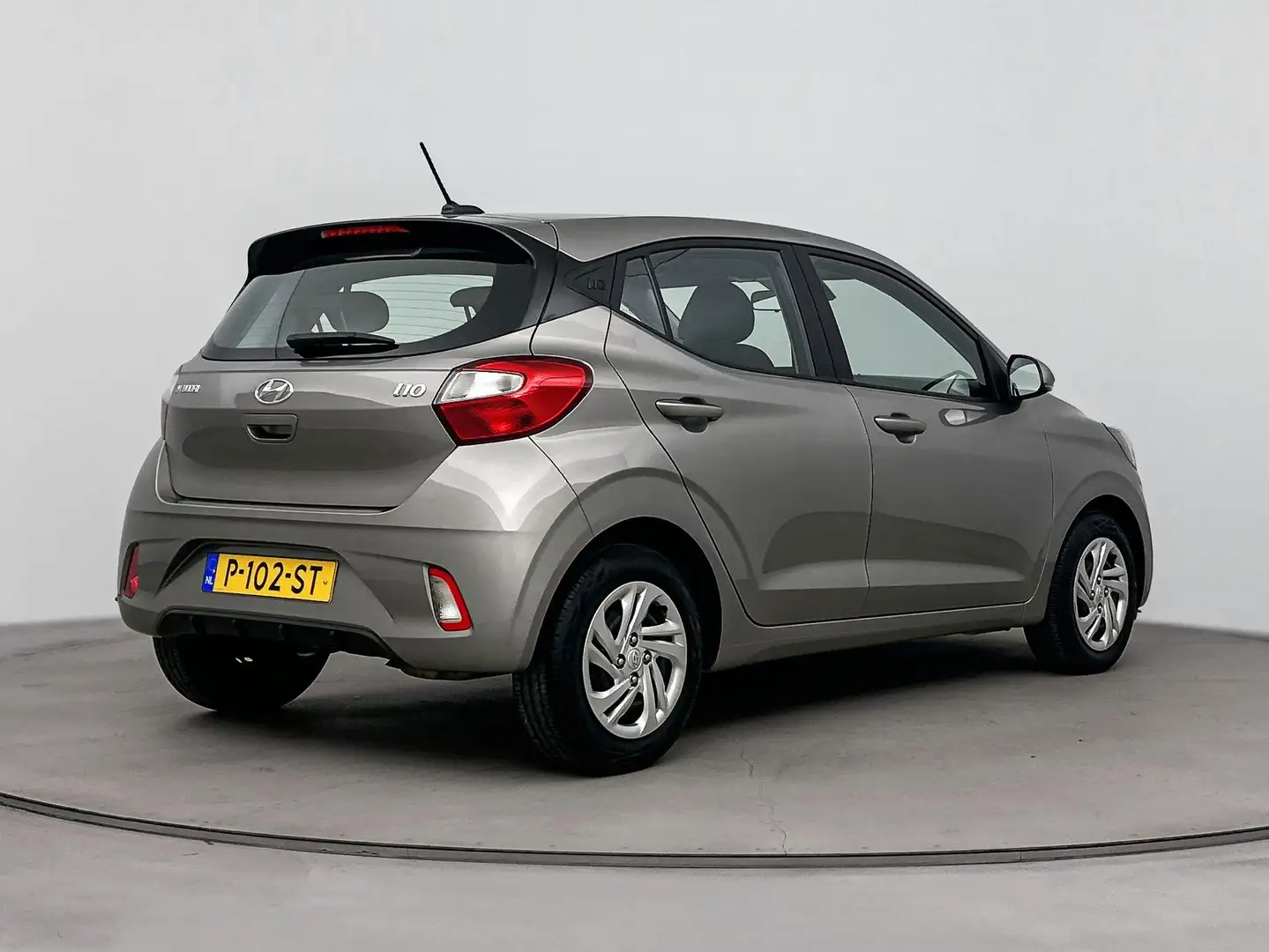 Hyundai i10 1.0 Comfort | Carplay | Cruise | Airco | Grigio - 2