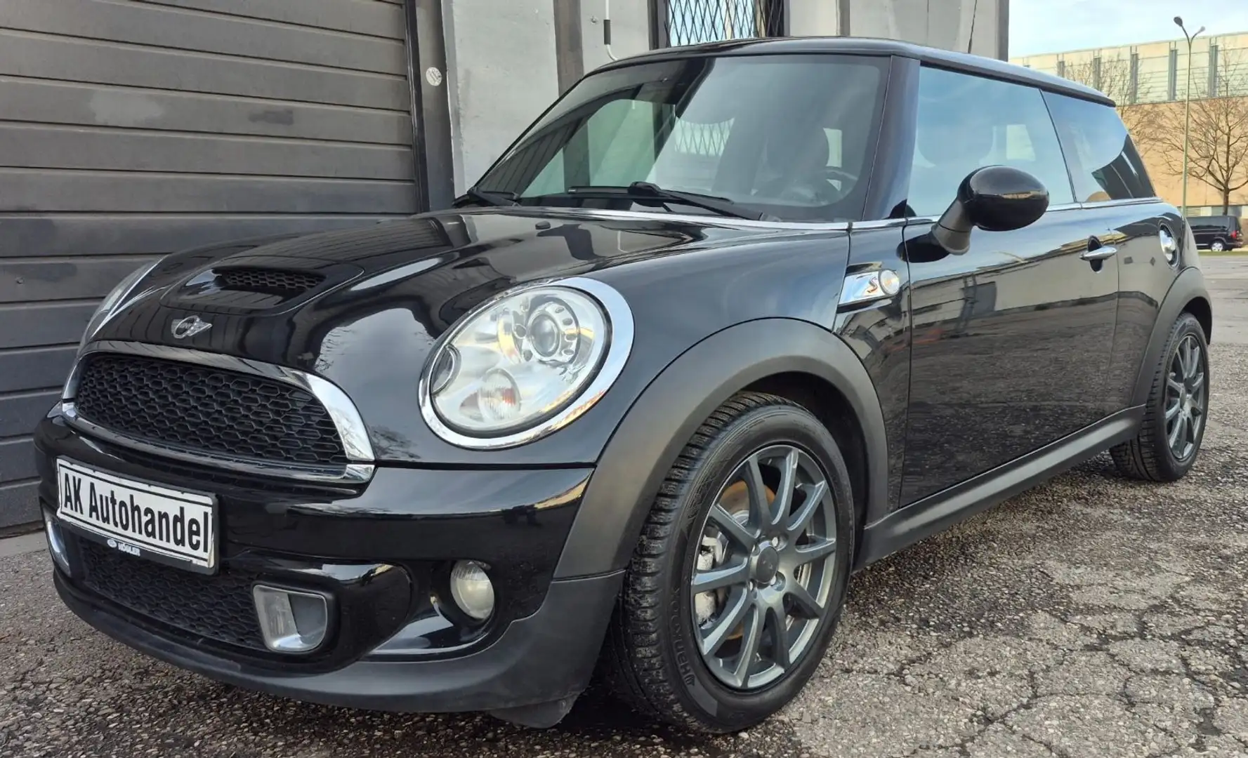 MINI Cooper S Malism PanoDa Leder Temp Navi Schwarz - 1