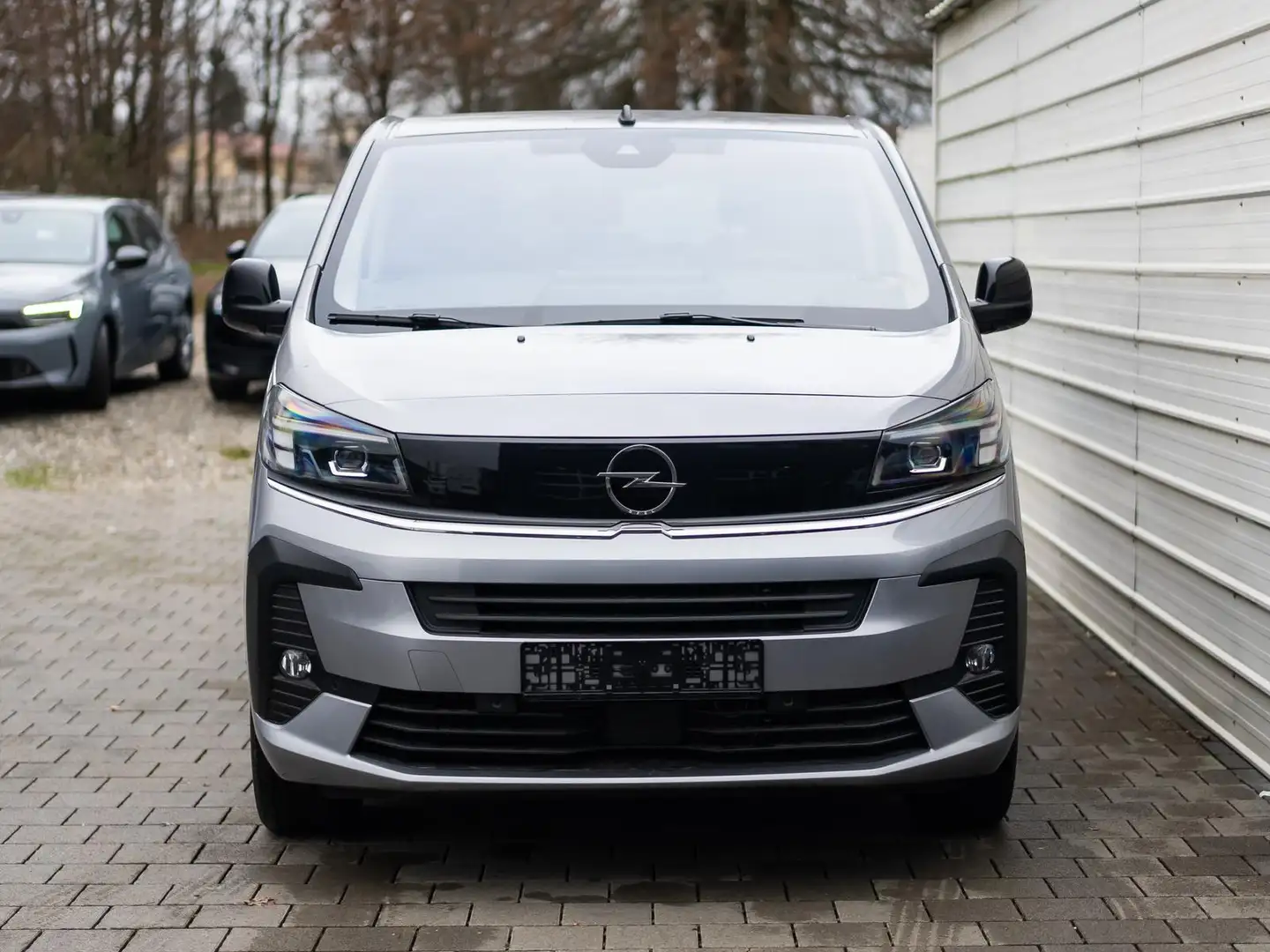 Opel Zafira Life Business Edition 2.0 D AT8 *NAVI*KAMERA*SHZ 130... Grau - 1