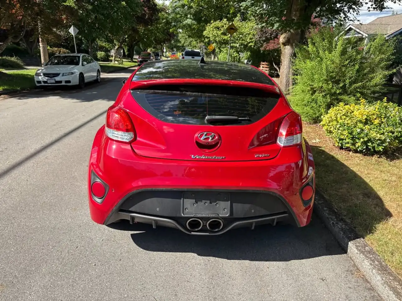 Hyundai VELOSTER photo Hyundai VELOSTER