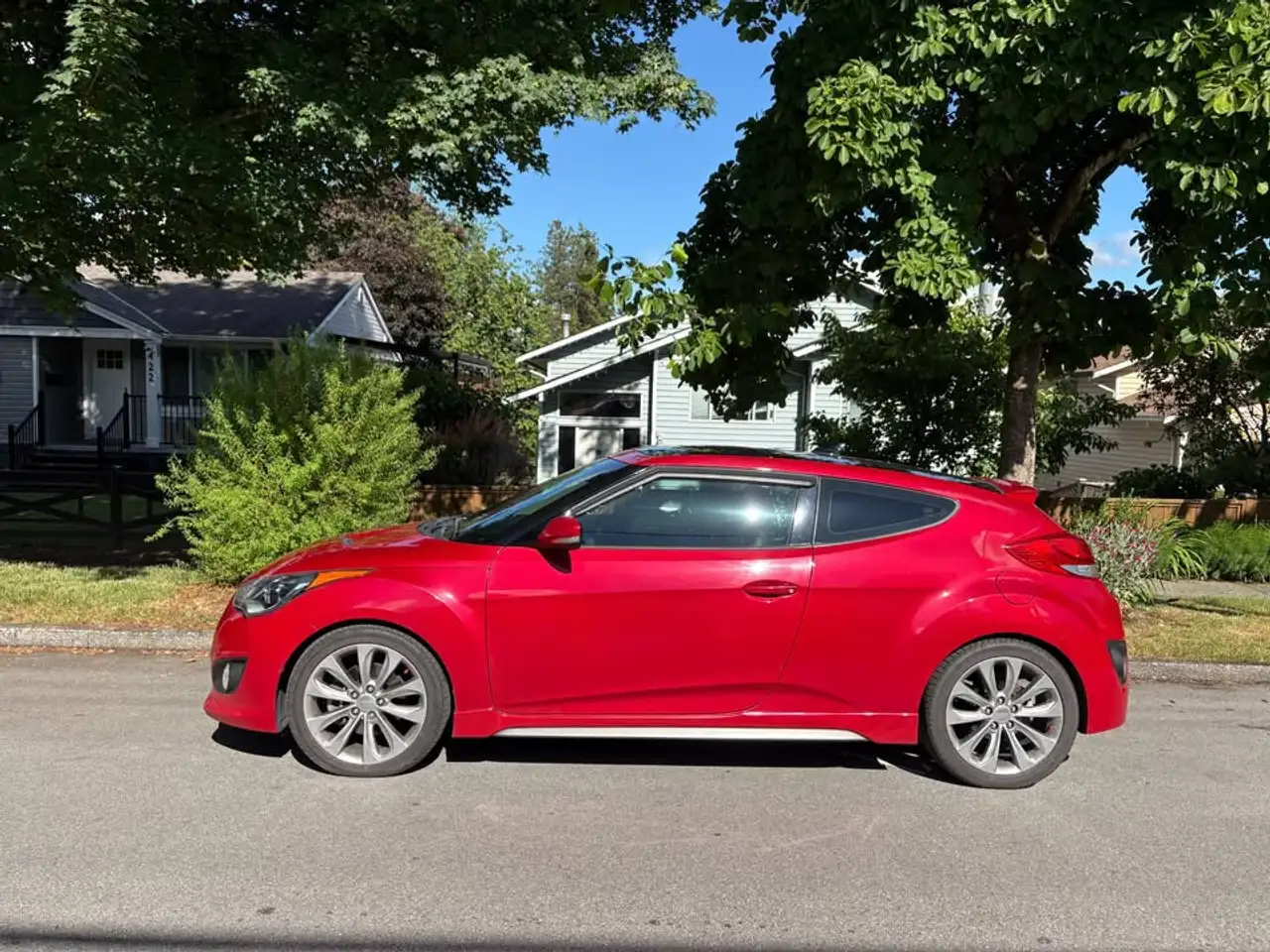 Hyundai VELOSTER photo Hyundai VELOSTER