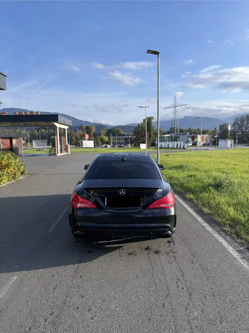 Mercedes-Benz CLA 180 AMG Line - 2