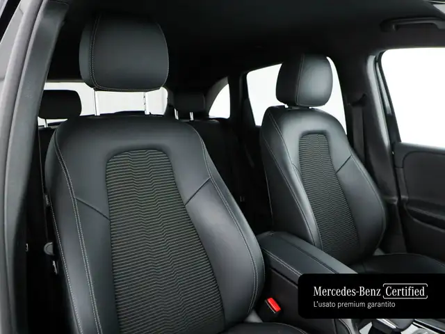 Mercedes-Benz B-Class view 12
