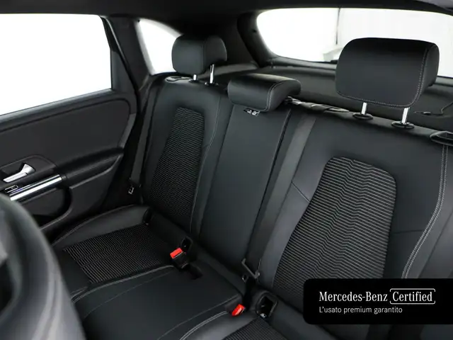 Mercedes-Benz B-Class view 14