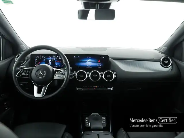 Mercedes-Benz B-Class view 9