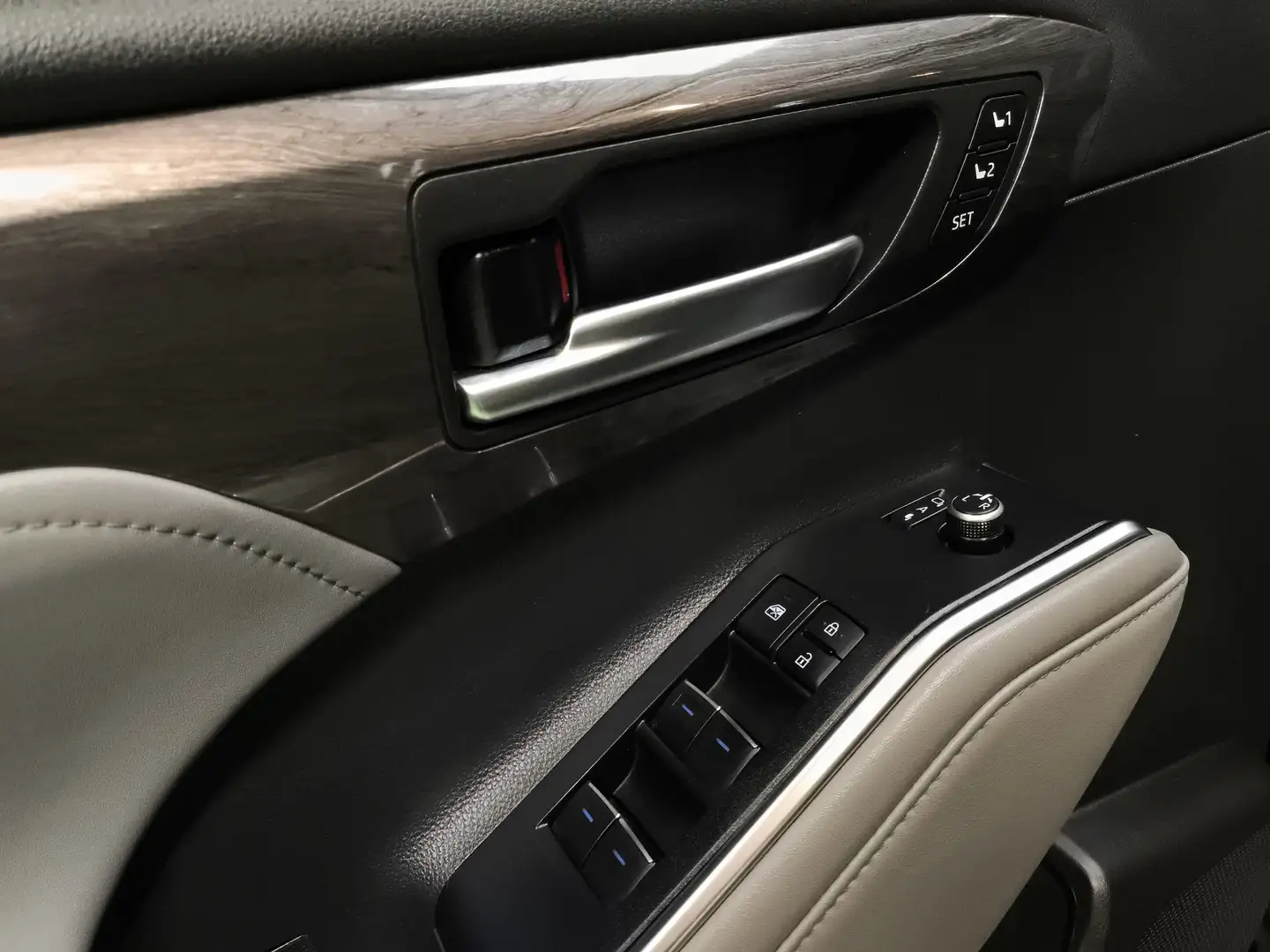 Toyota Highlander 2.5 hybrid Luxury Pintura especial Noir - 2