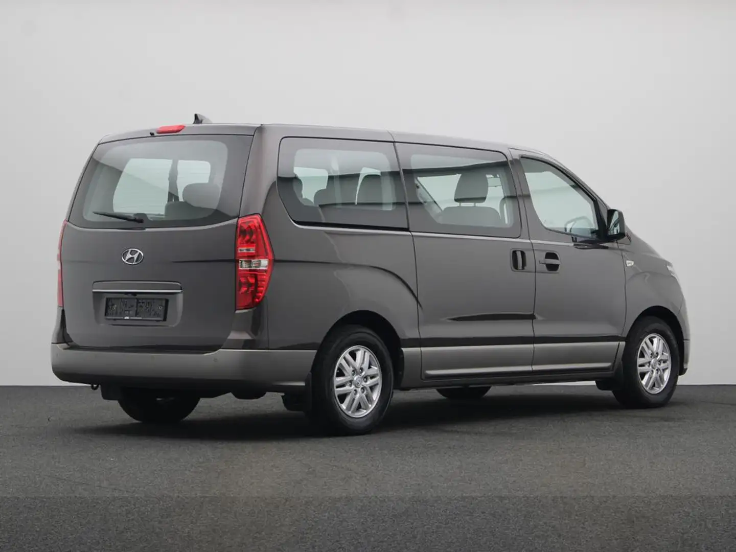 Hyundai H-1 2.5 CRDi Executive 170 PK AUTOMAAT Zwart - 2