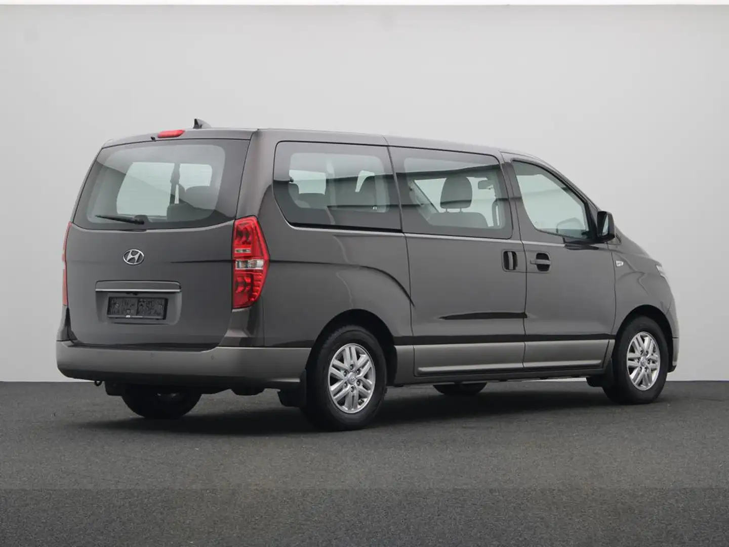 Hyundai H-1 2.5 CRDi Executive 170 PK AUTOMAAT Noir - 2