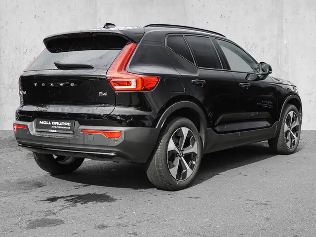 Volvo XC40 view 4