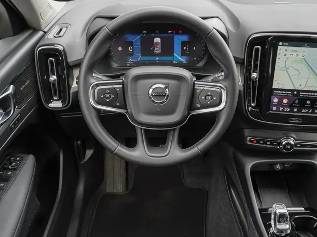 Volvo XC40 view 11