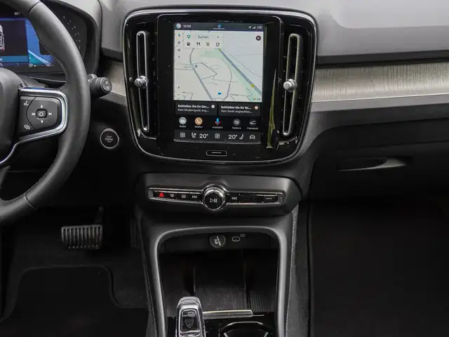 Volvo XC40 view 12