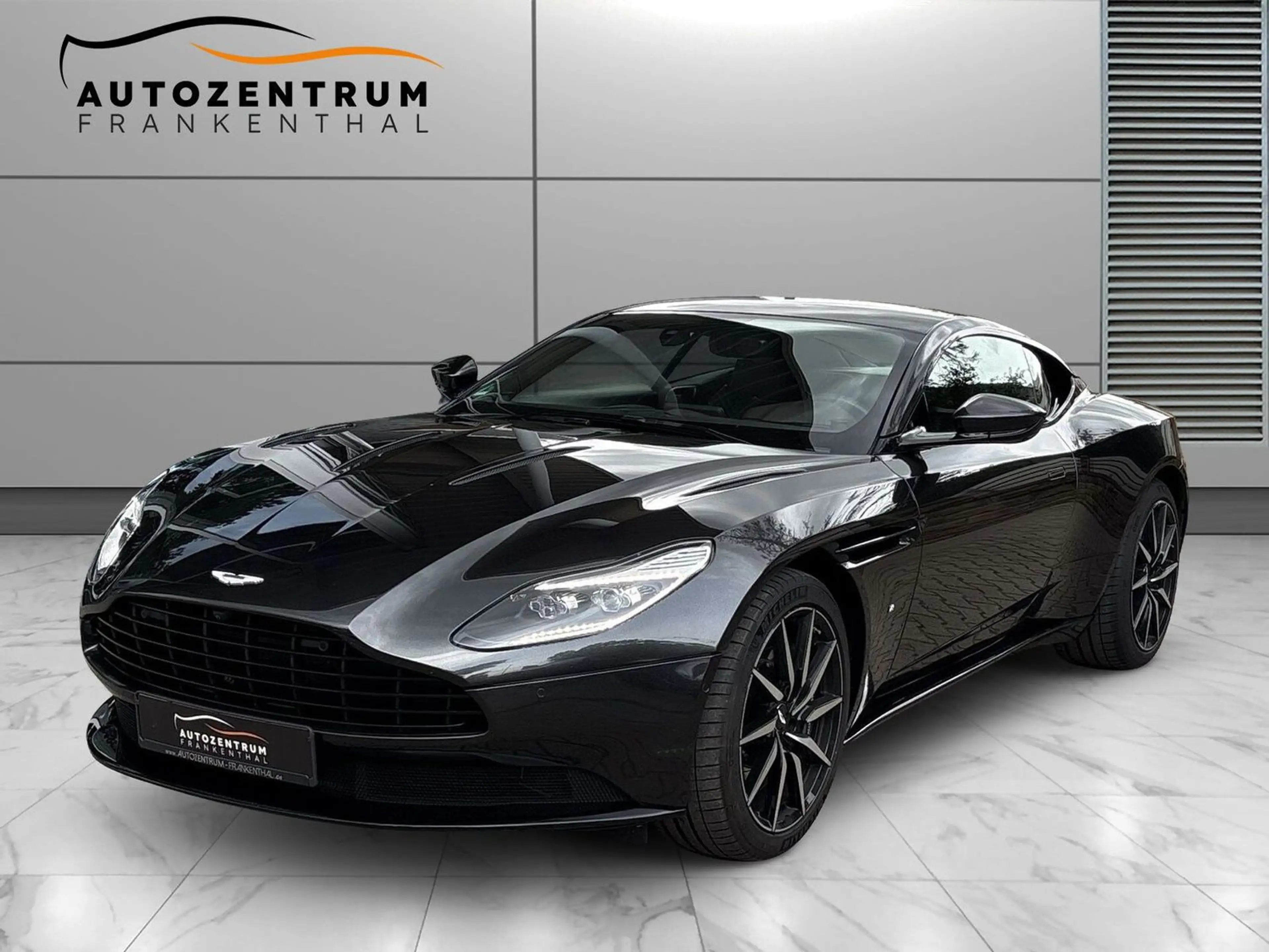 Aston Martin DB11 V12 AMR B&O Q PAINT GARANTIE