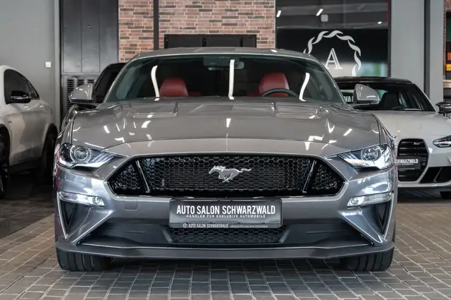 Ford Mustang view 5